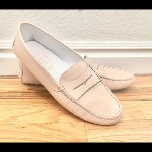 Tod’s Gommino grained leather loafers